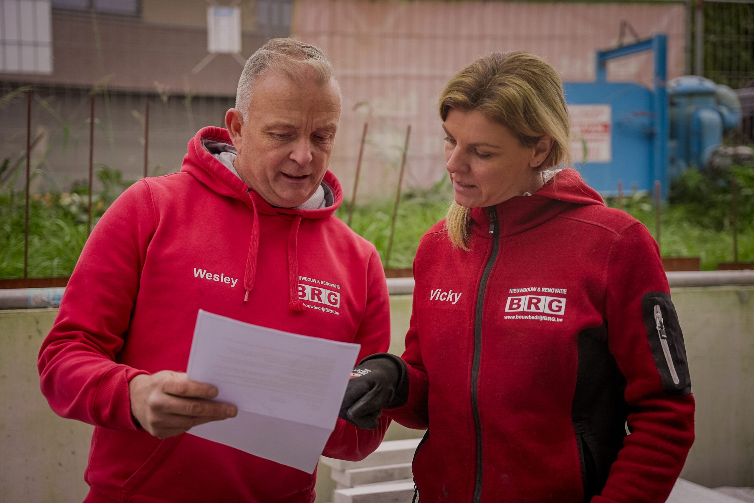 Gevelsteen verlijming MaxPro vakmanschap op de werf