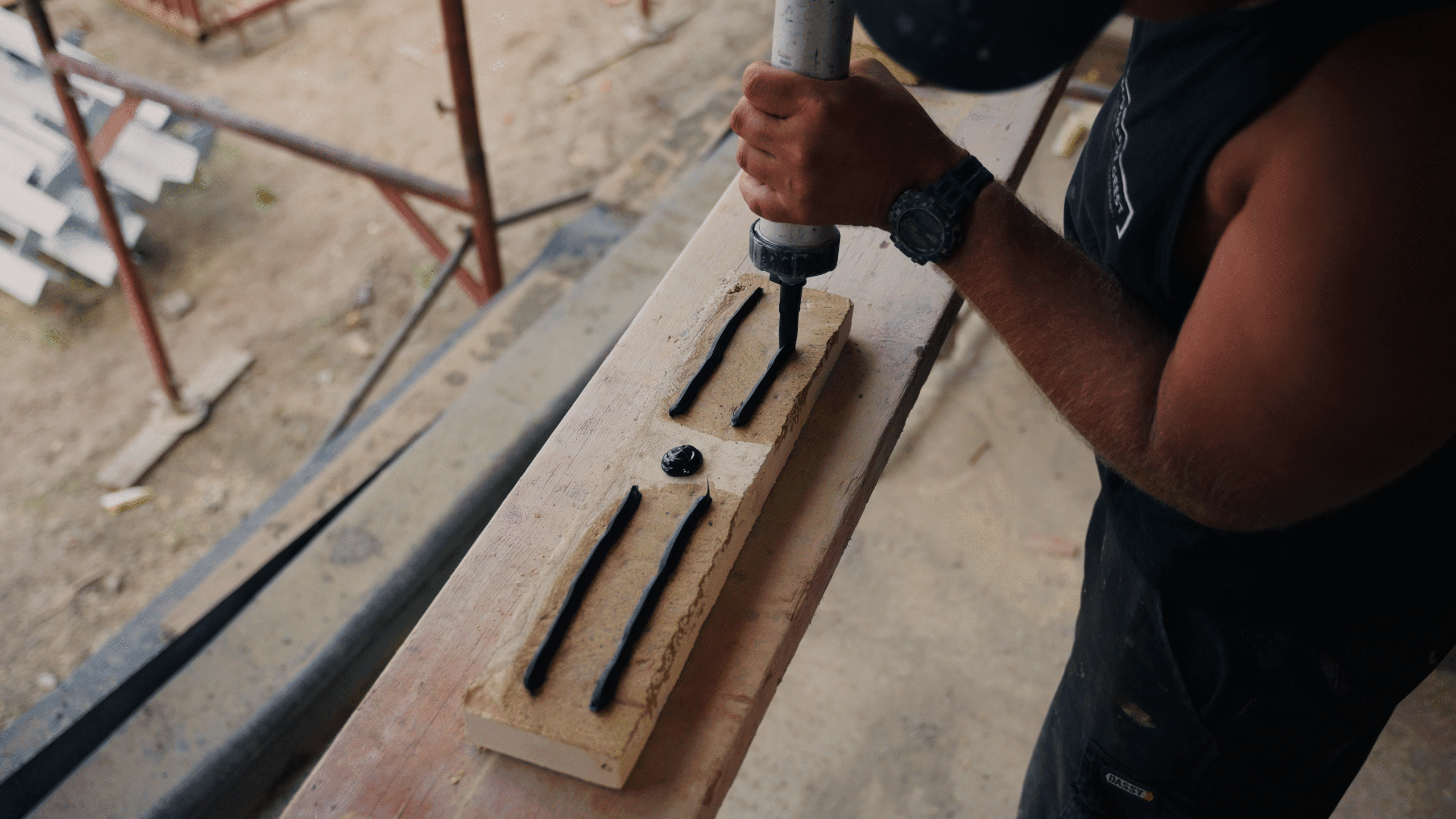 MaxPro 92 Metal-Stone HT in actie op de werf